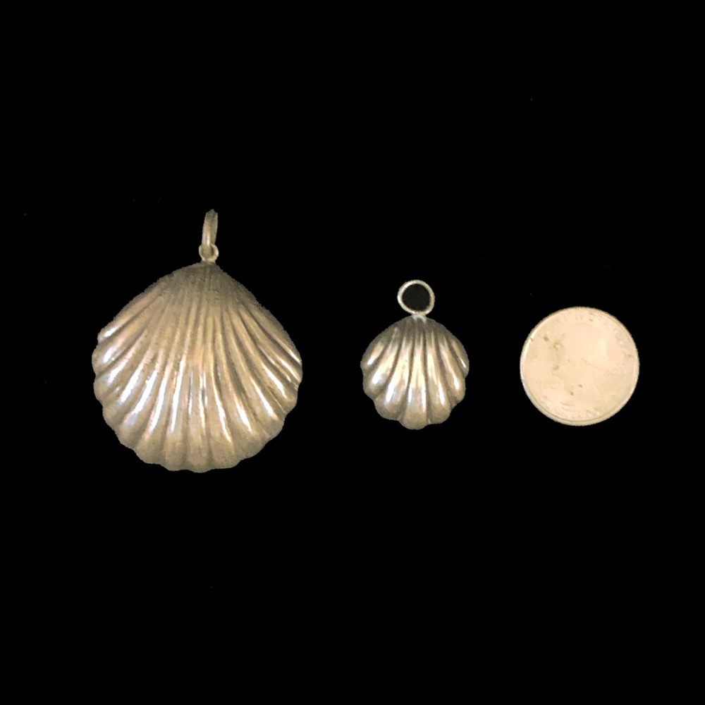 Vintage Set Oxidized Hollow + Puffy Shell Pendants - Picture 6 of 8